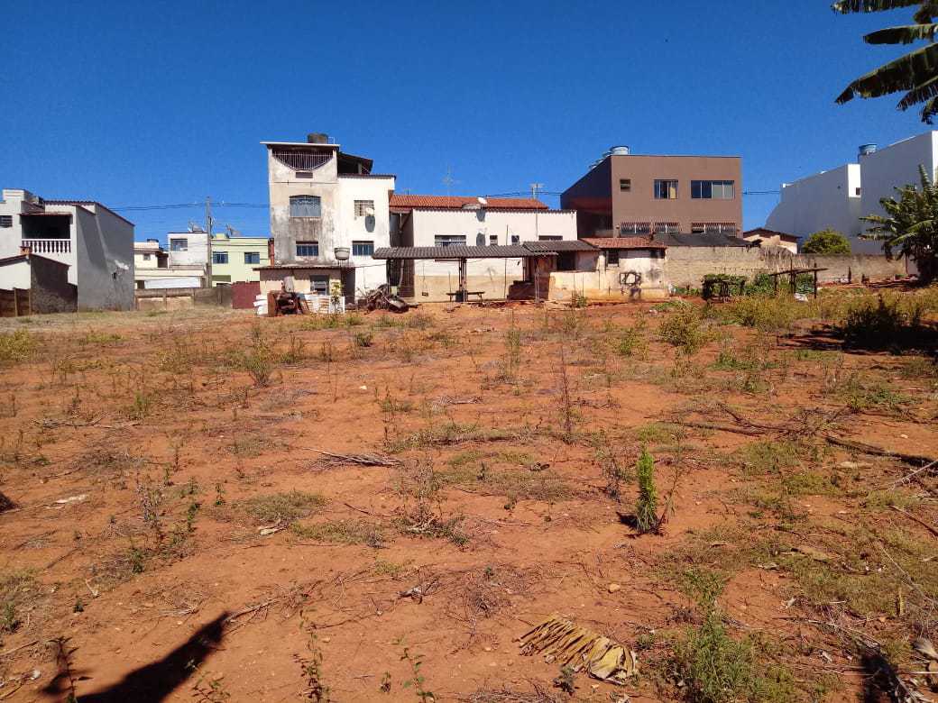 Excelente área de 3.020m² próxima ao posto borracheiro.Santa Cecília Imóveis