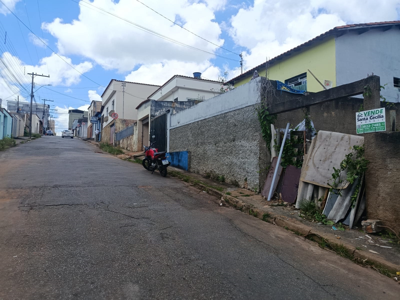 LOTE À VENDA BEM LOCALIZADO NO BAIRRO NOVA LAVRASSanta Cecília Imóveis