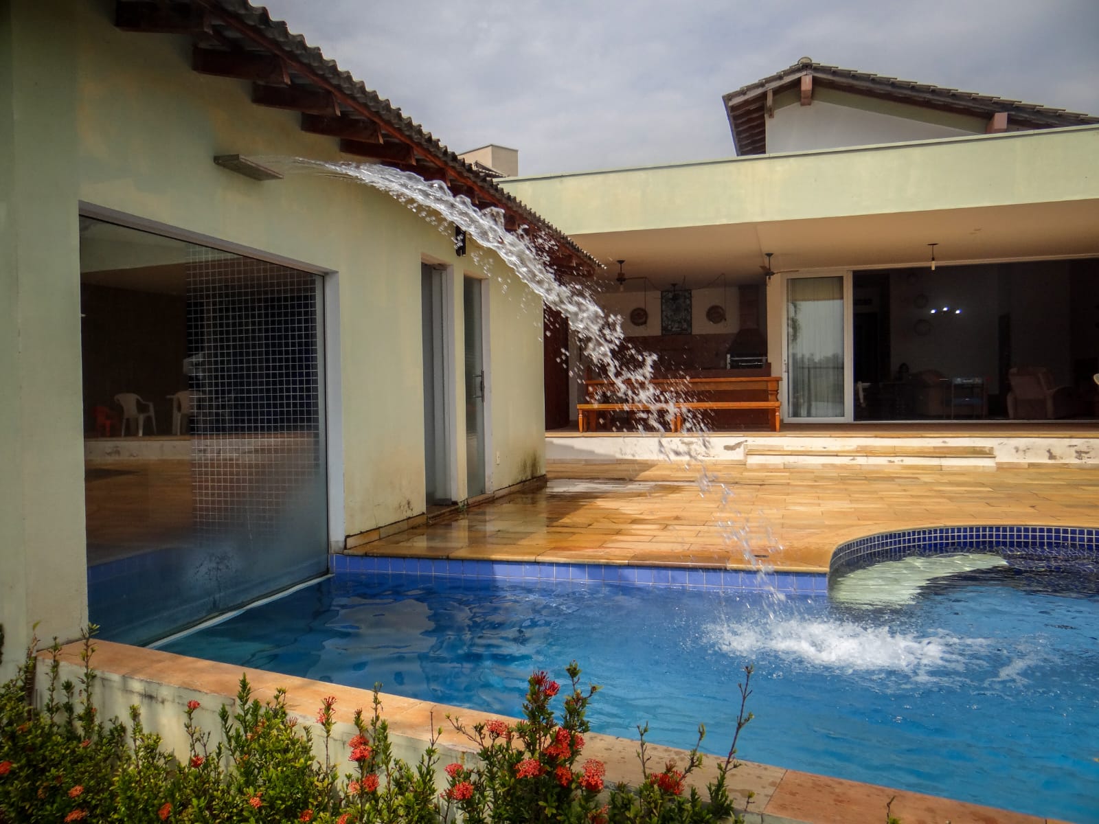 Casa belíssima no Condomínio Náutico Ilha Brasil – exclusividade e contato direto com a represaSanta Cecília Imóveis