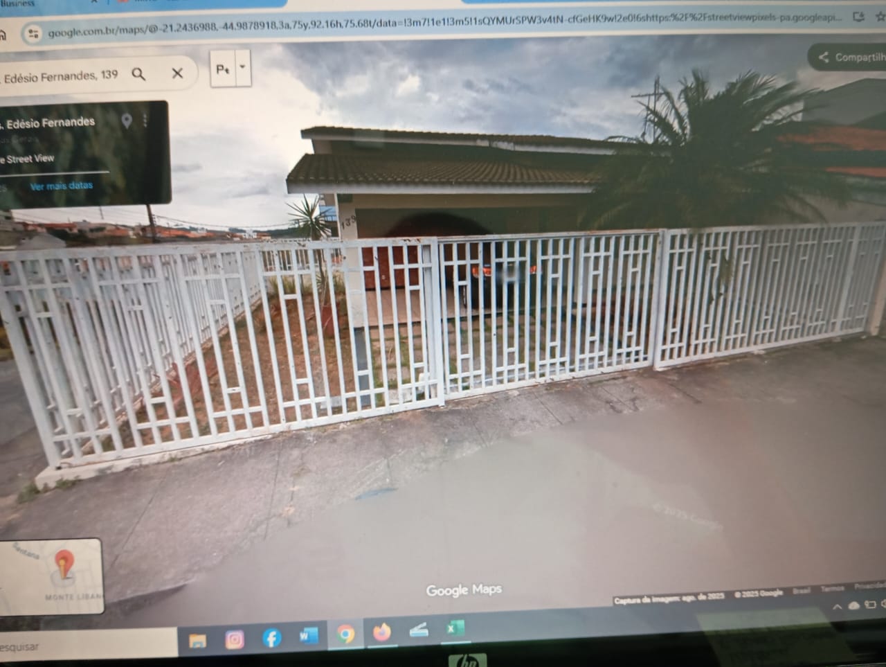 Casa com amplo estacionamento Monte Líbano.Santa Cecília Imóveis