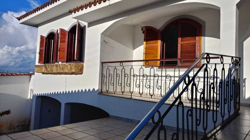 CASA À VENDA NA AVENIDA JKSanta Cecília Imóveis
