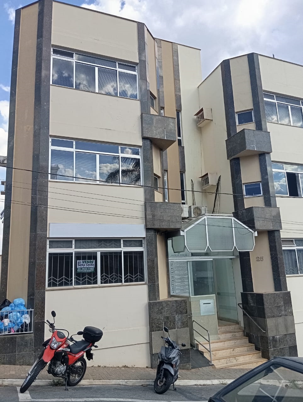 Duas salas comerciais à venda próximo ao Vaz Monteiro.Santa Cecília Imóveis
