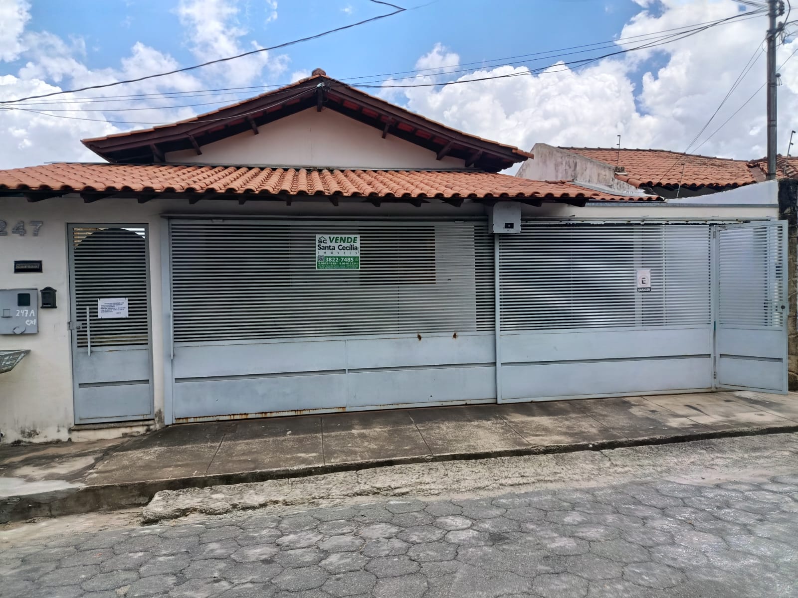 Imóvel composto por 2 residencias, lote 300m².Santa Cecília Imóveis