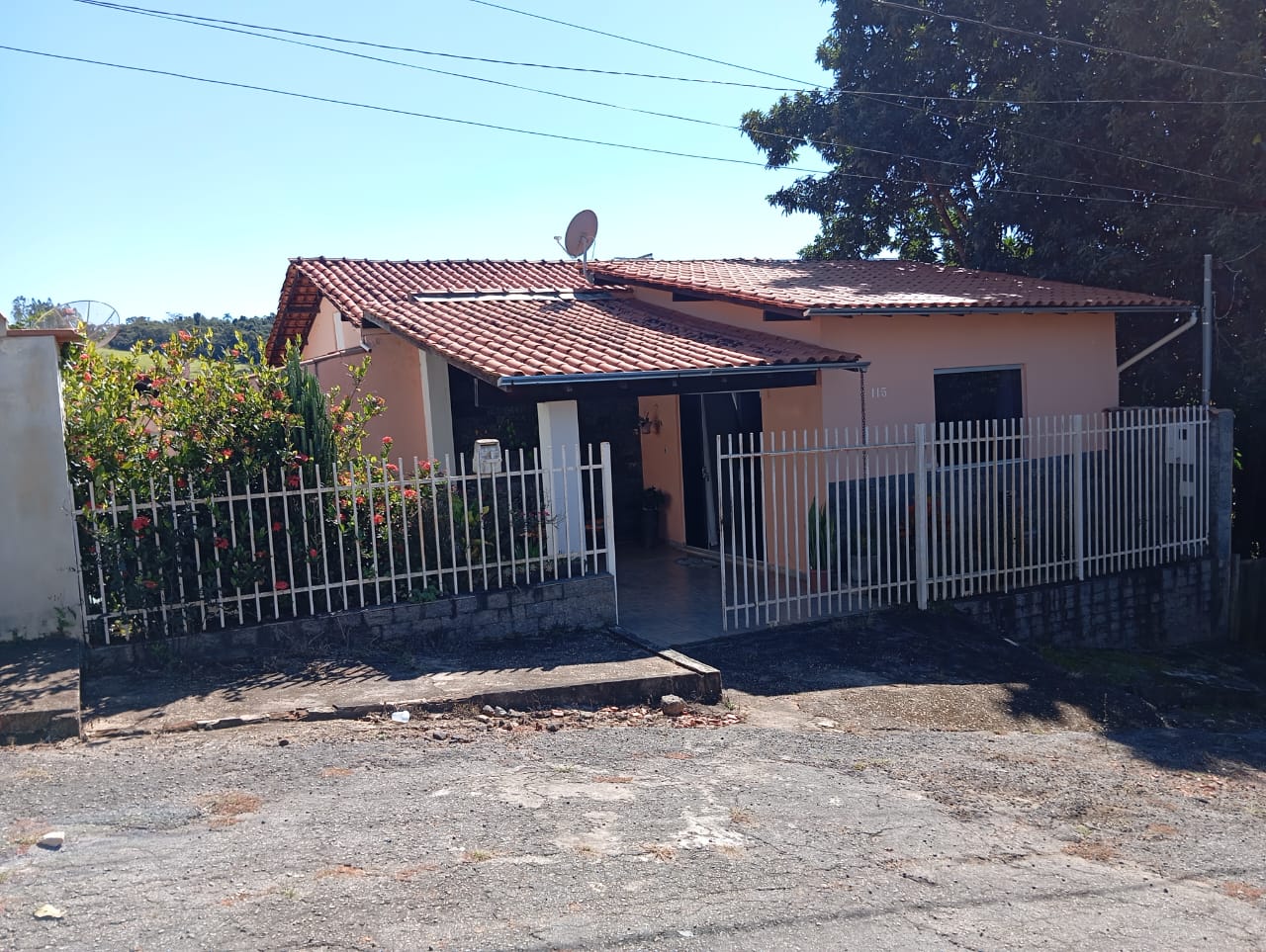 Casa à venda Ribeirão Vermelho. Área construída: 200m².Santa Cecília Imóveis