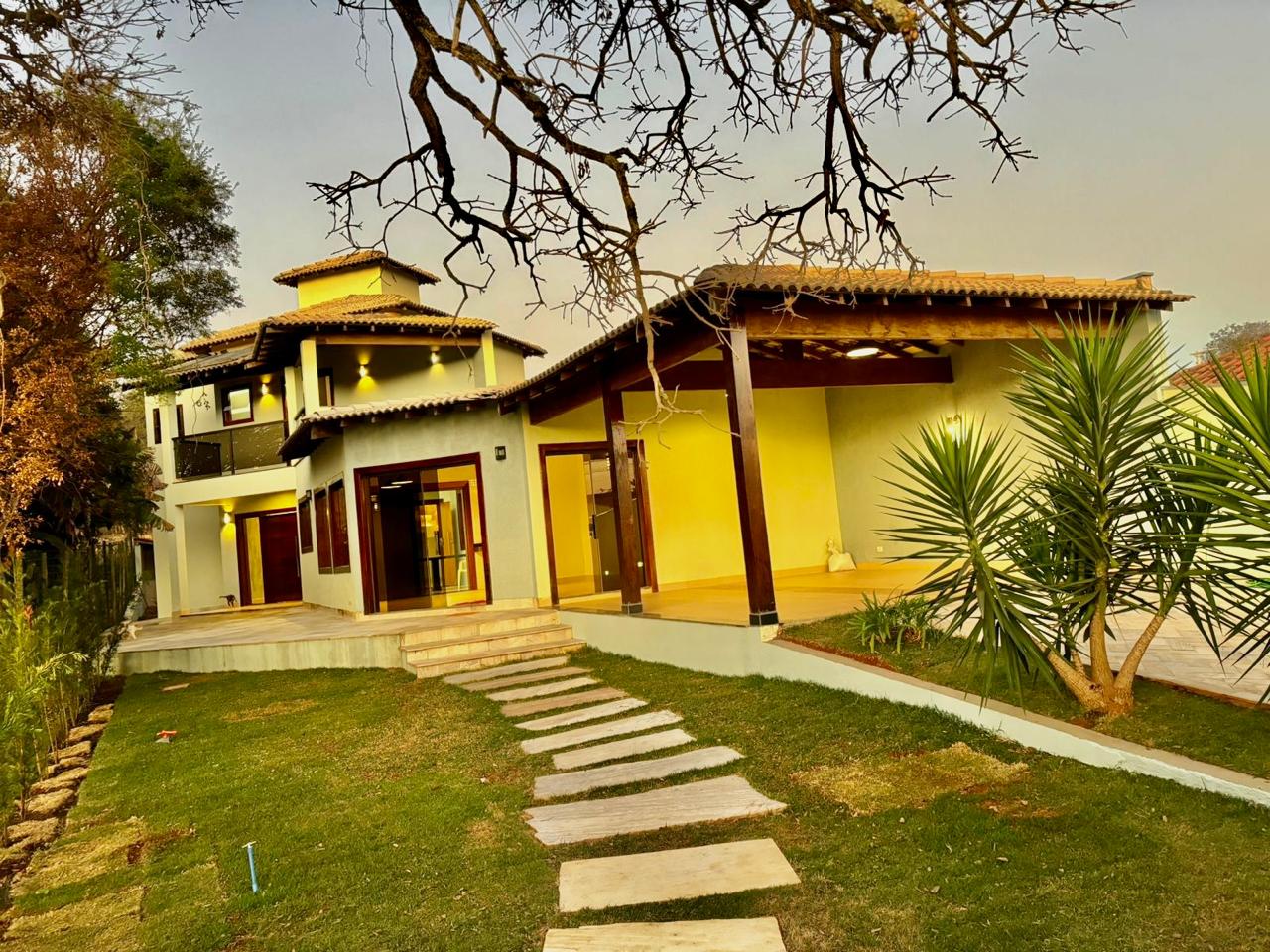 Casa alto padrão à venda em Ijaci.Santa Cecília Imóveis