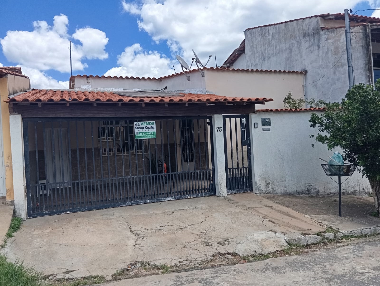 Casa à venda bairro Colinas da Serra, Lote: 200m².Santa Cecília Imóveis