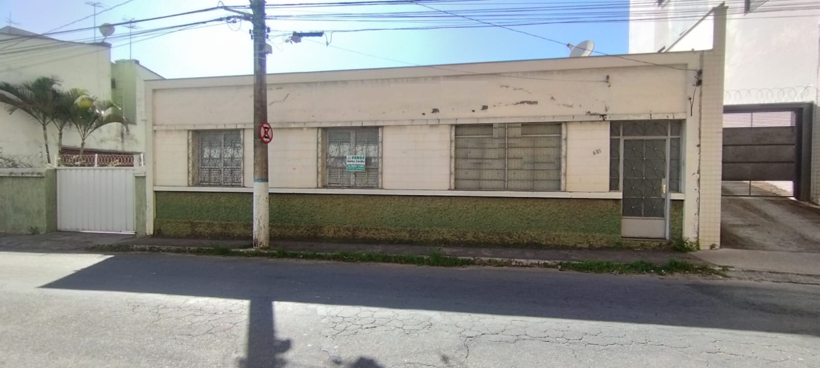 CASA À VENDA NO CENTROSanta Cecília Imóveis