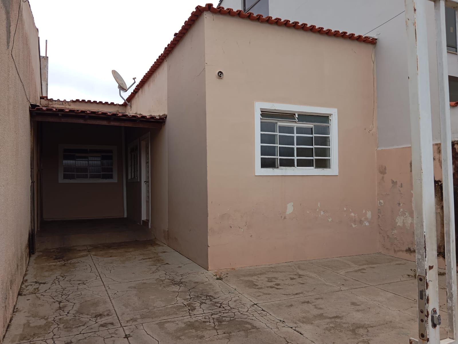 Casa usada próximo à ponte branca (Bairro Cascalho).Santa Cecília Imóveis