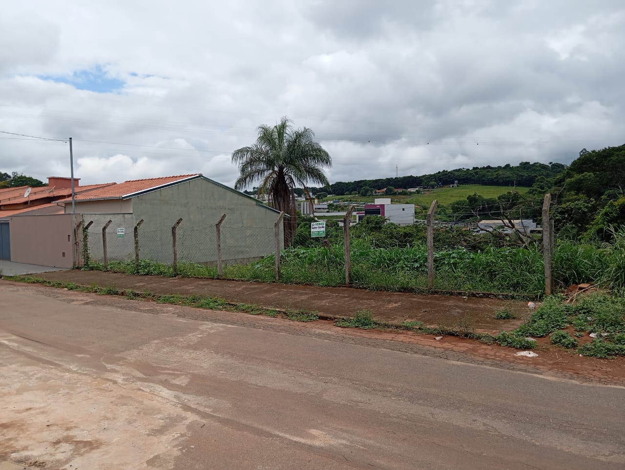 Imóvel composto por 2 lotes - Bairro Nossa Senhora de Lourdes II.Santa Cecília Imóveis