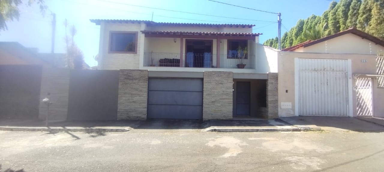 Ótima casa à venda próximo ao Shopping.Santa Cecília Imóveis