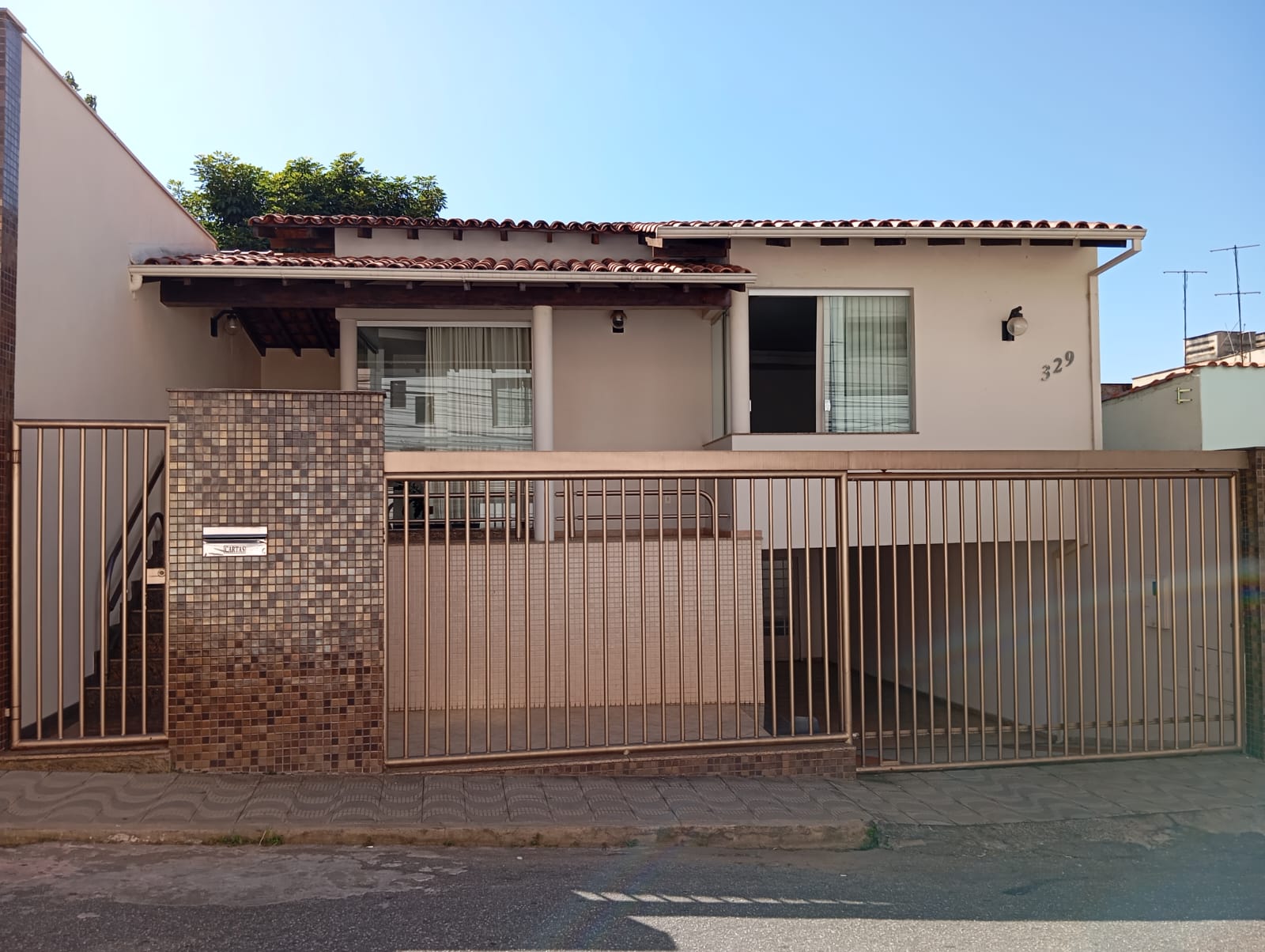 Casa à venda na região central com 7 quartos.Santa Cecília Imóveis