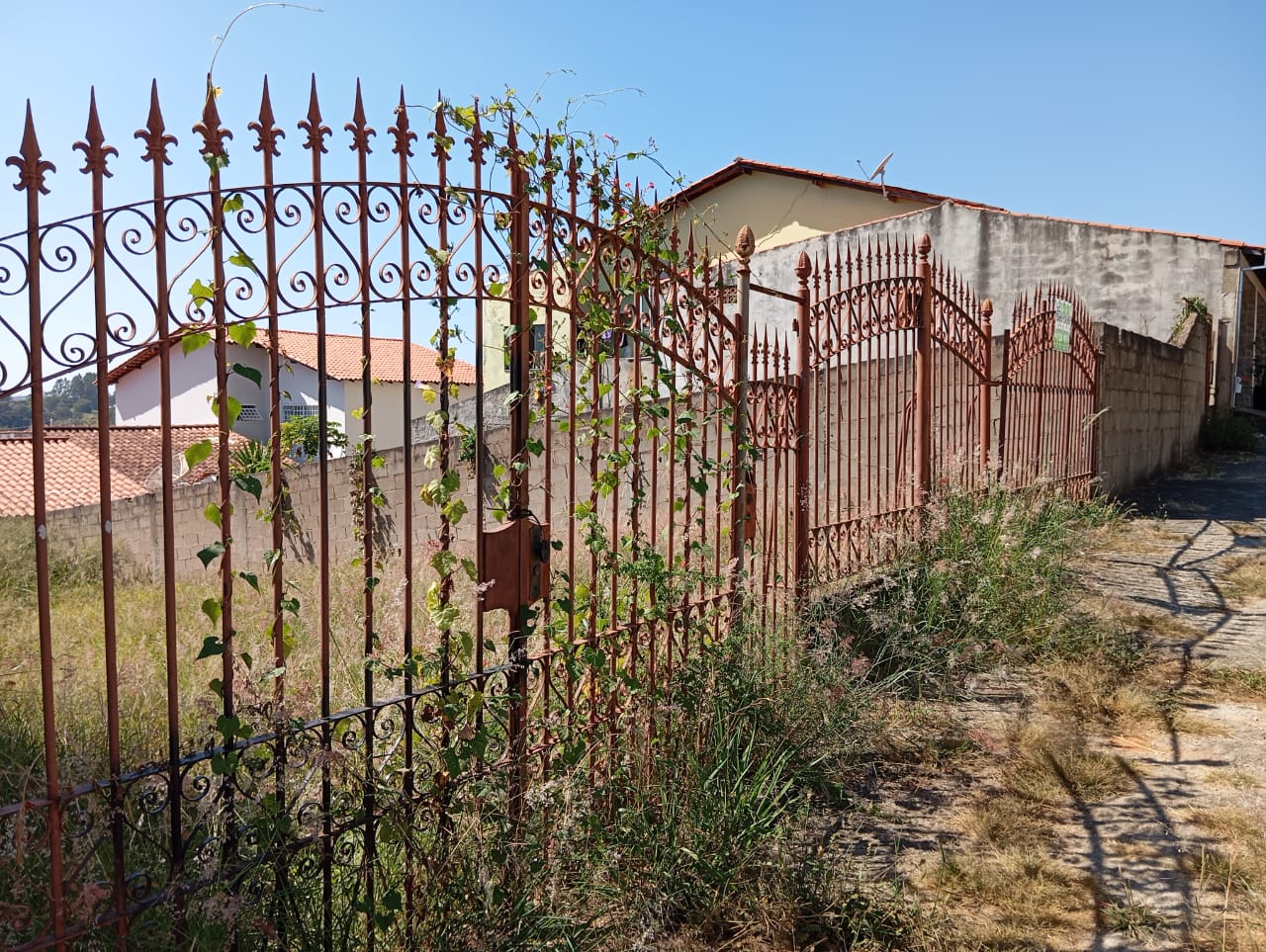Lote à venda no bairro Jardim Magnólias II.Santa Cecília Imóveis