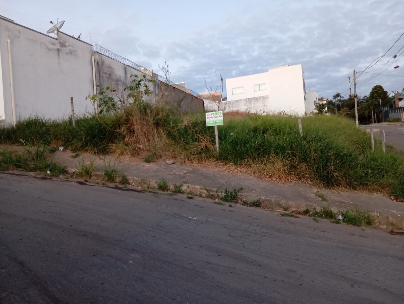 Ouro Verde, lote à venda em ótima localização.Santa Cecília Imóveis