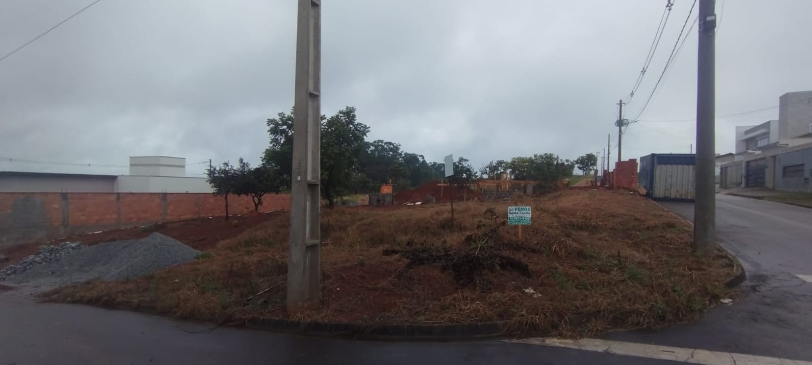 LOTE A VENDA NO ALTA VILLA LAVRASSanta Cecília Imóveis