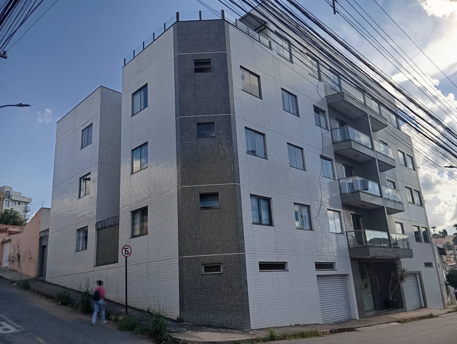 Excelente apartamento próximo à Unilavras, 2 suites.Santa Cecília Imóveis