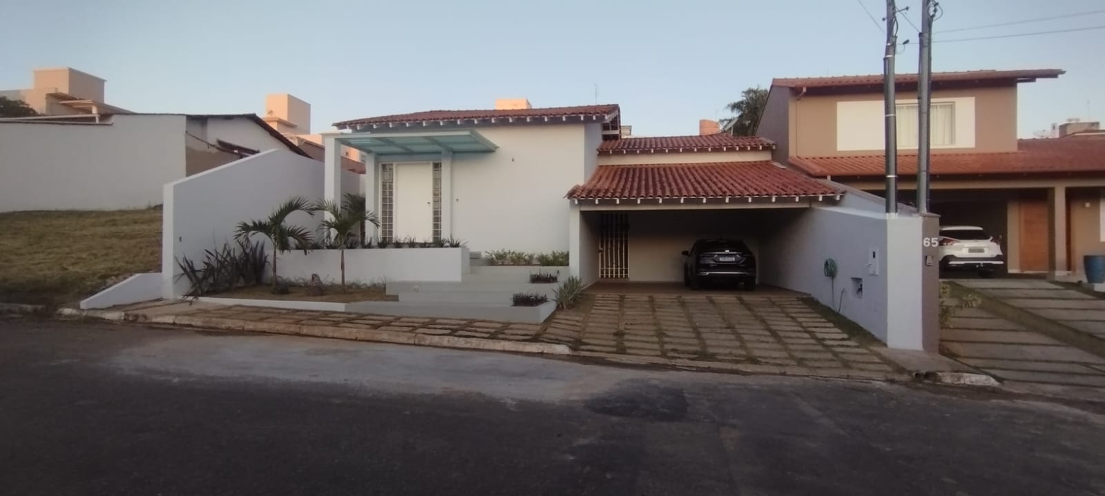 CASA À VENDA NO CONDOMÍNIO FLAMBOYANTSSanta Cecília Imóveis