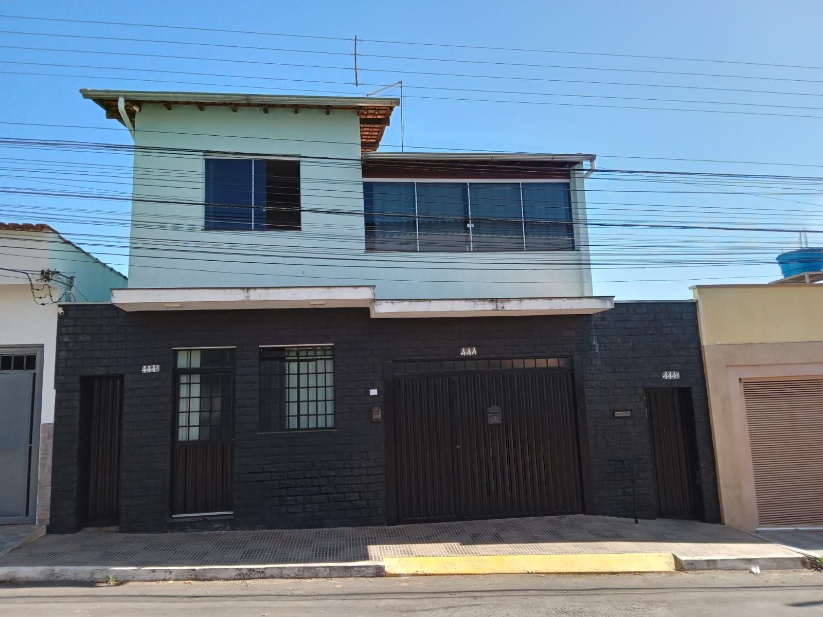 RESIDENCIAL COM 3 MORADIAS À VENDA NO BAIRRO NOVA LAVRASSanta Cecília Imóveis