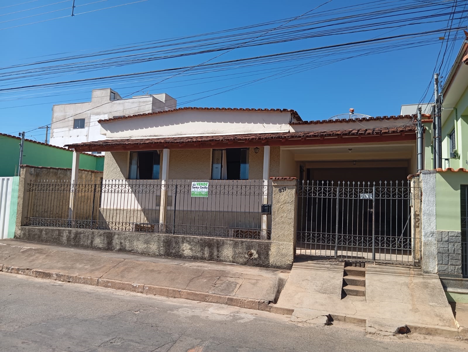 Casa à venda no bairro Santa Efigênia.Santa Cecília Imóveis