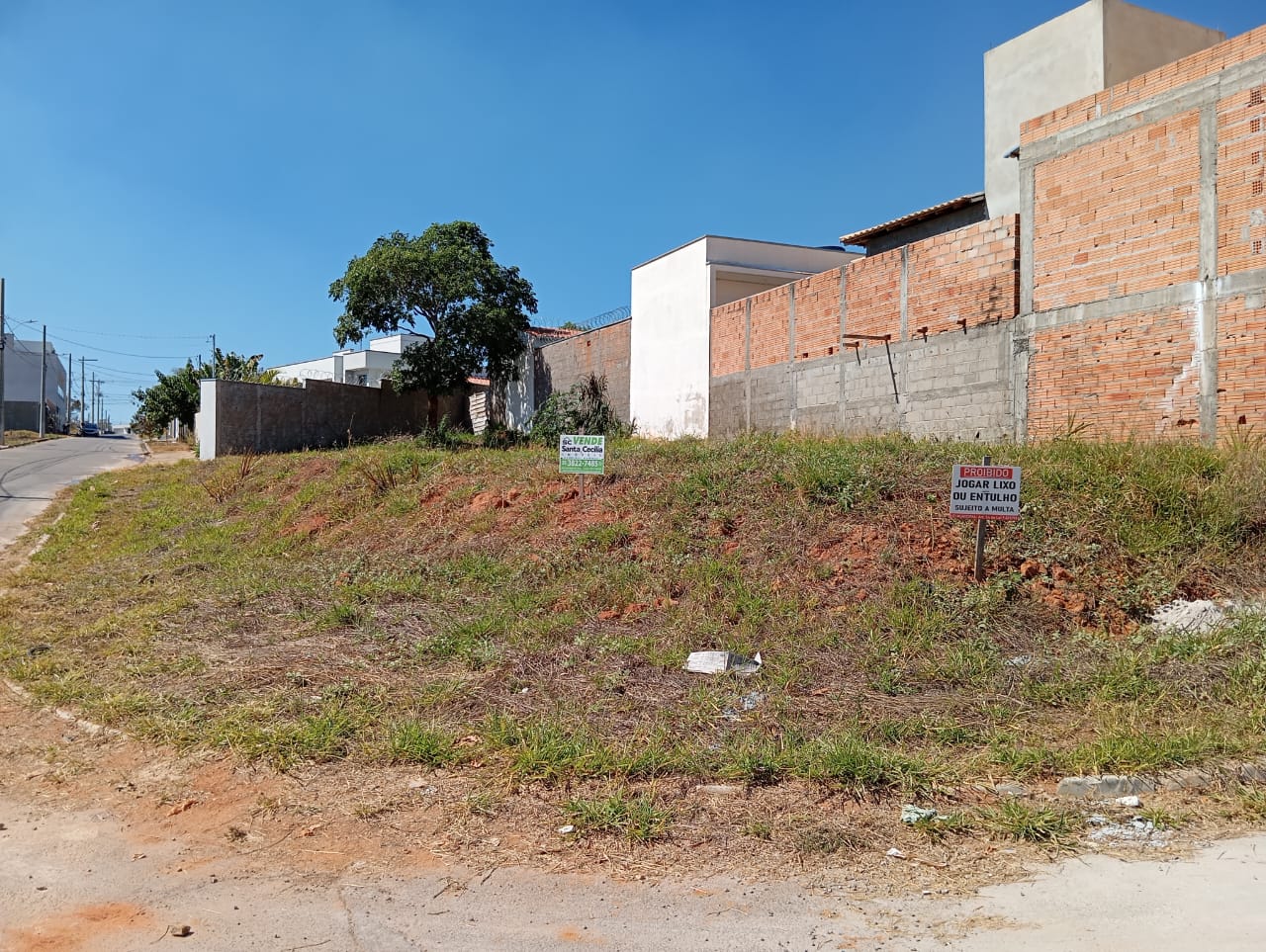 Excelente lote de esquina no bairro Jardim Itália.Santa Cecília Imóveis