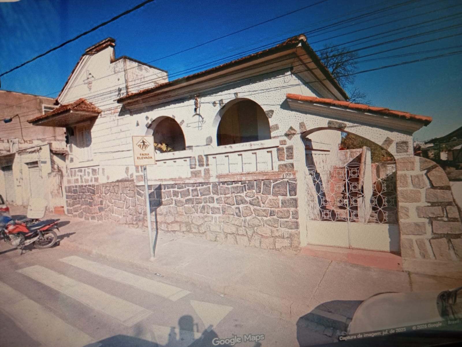 Casa antiga com lote grande na região Central de Campo Belo, 1.920m².Santa Cecília Imóveis