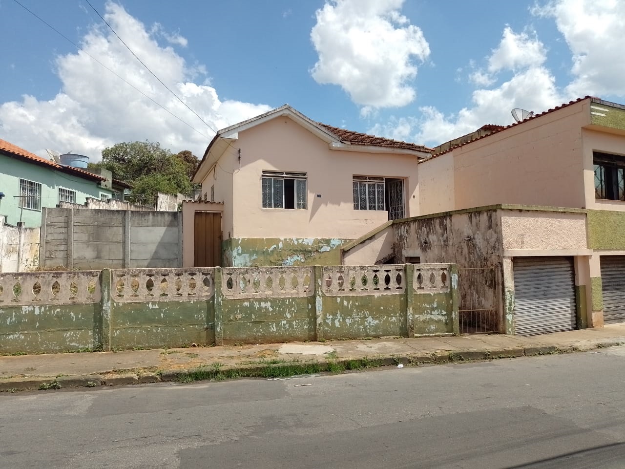 CASA À VENDA NO JARDIM GLÓRIASanta Cecília Imóveis