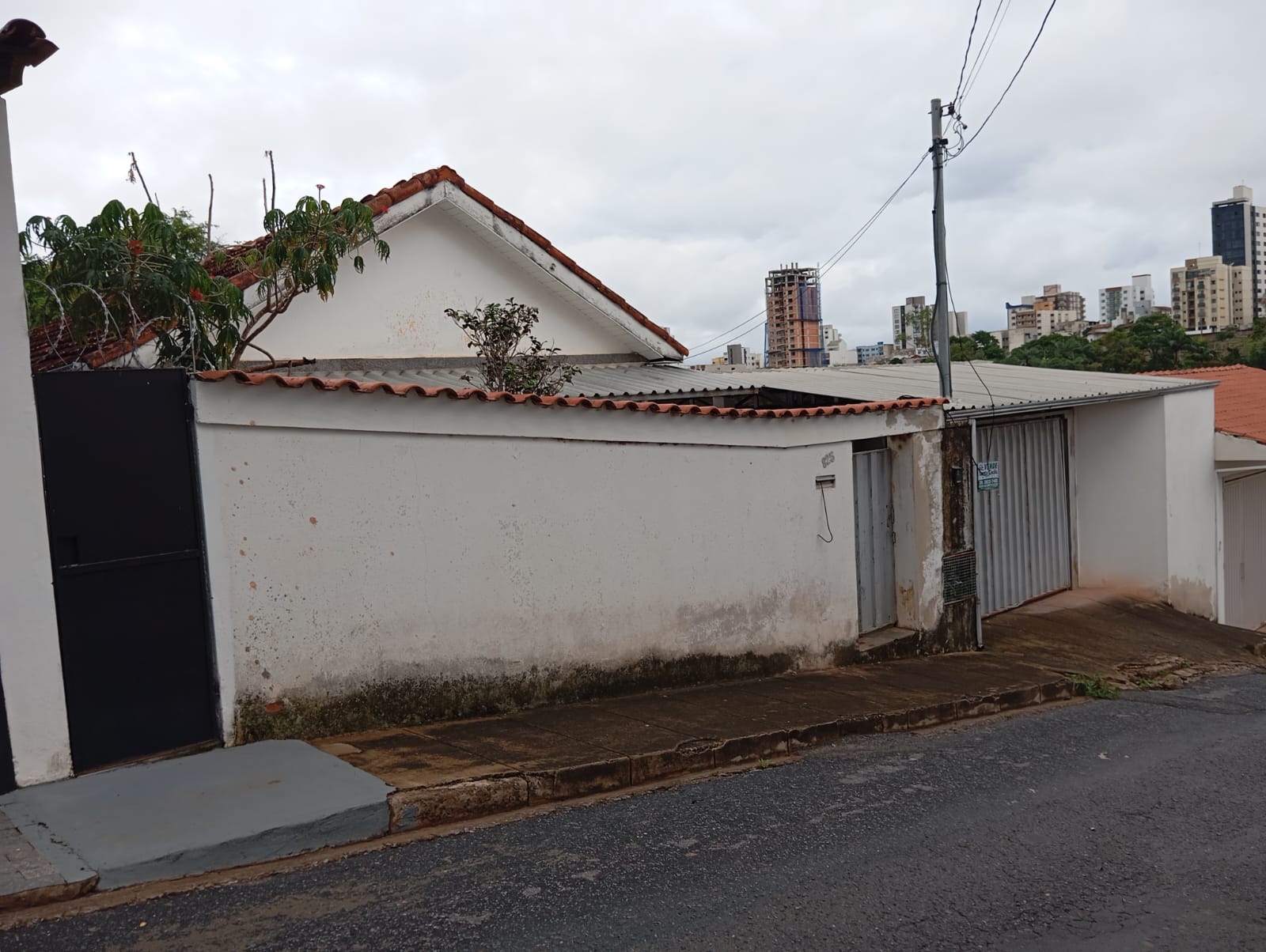 Casa à venda próximo à Olimpica na região central.Santa Cecília Imóveis