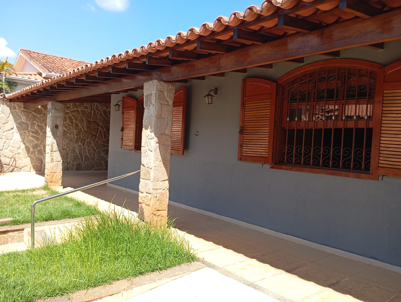 CASA À VENDA NO BAIRRO OLARIASanta Cecília Imóveis