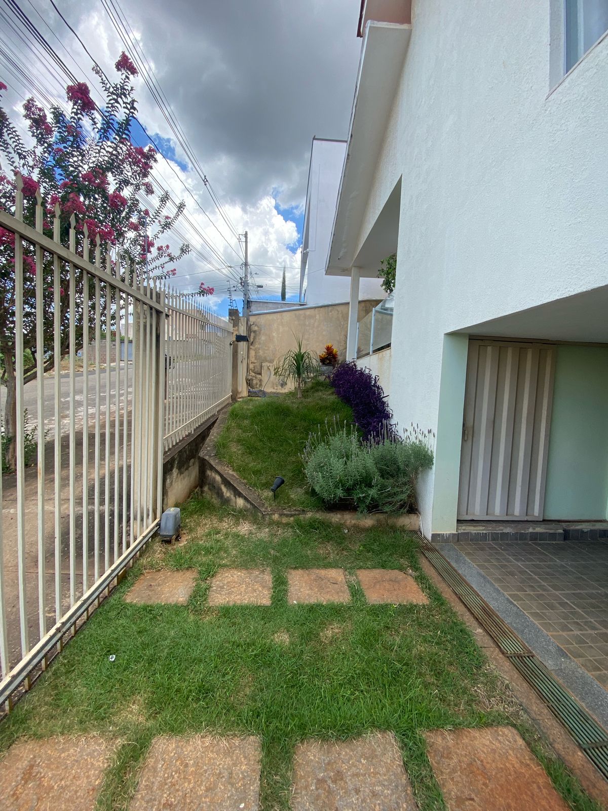 Excelente casa à venda nas proximidades da UFLA.Santa Cecília Imóveis