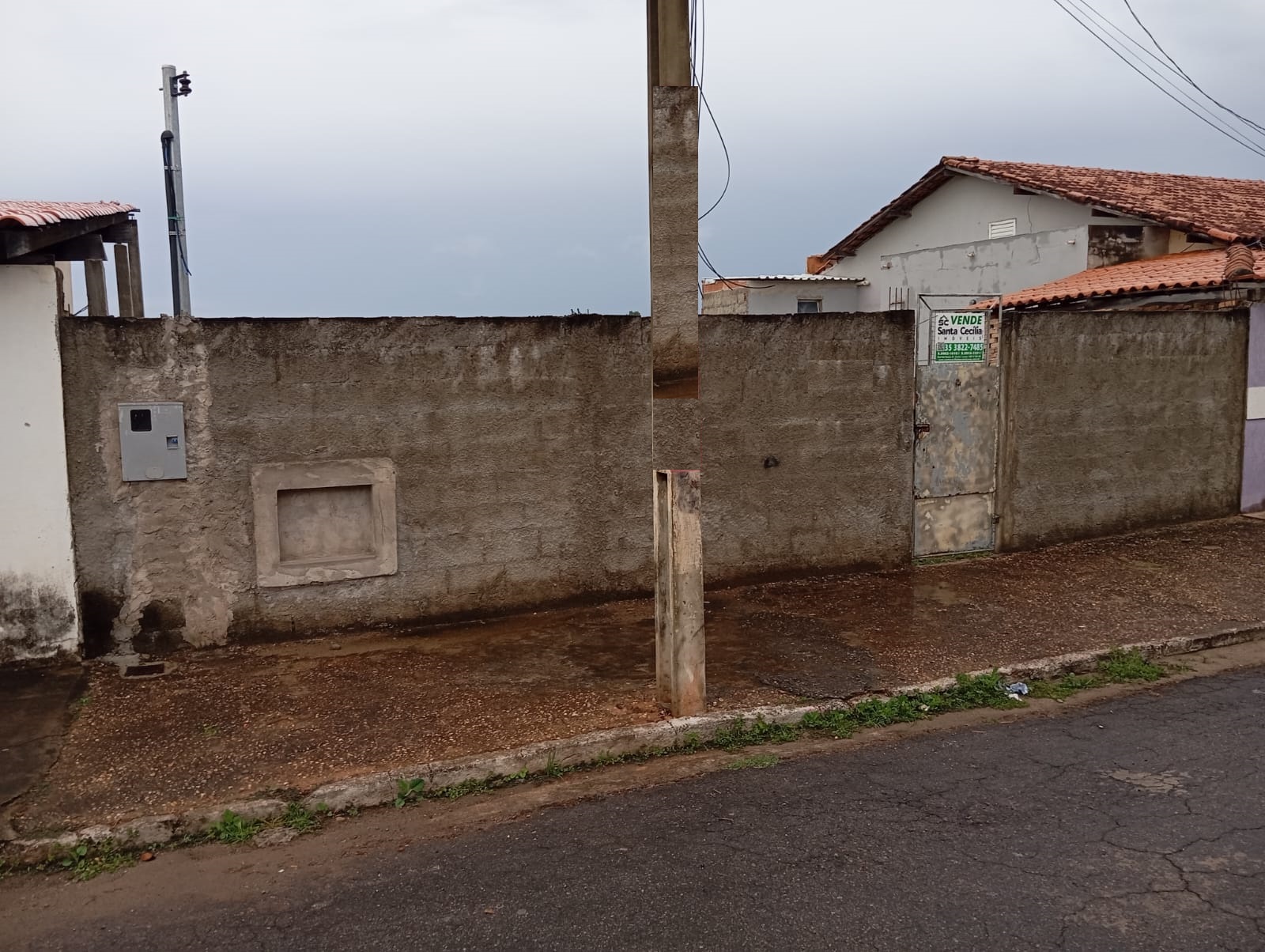 Jardim das Magnólias II - Lote todo murado à venda.Santa Cecília Imóveis