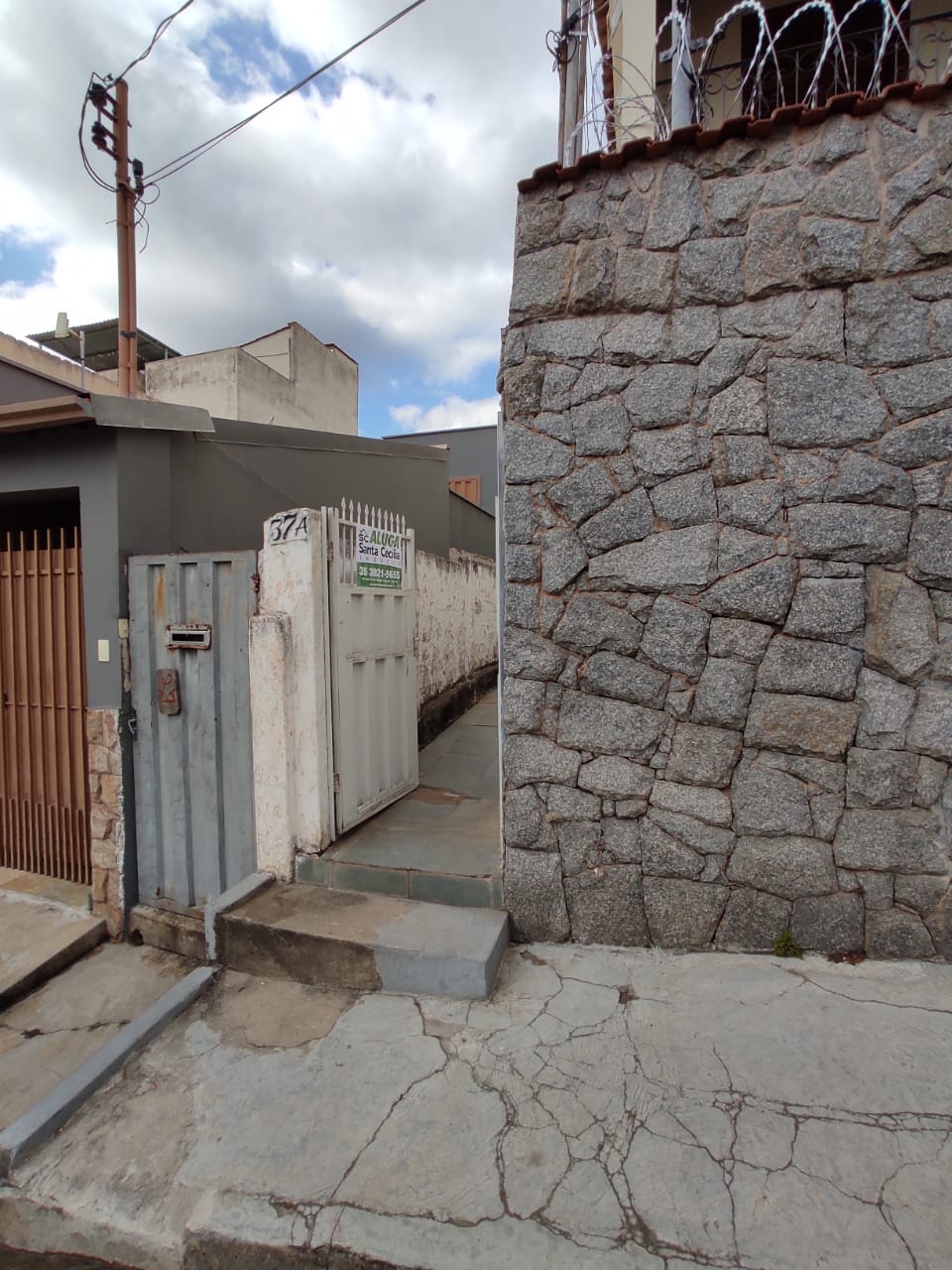 CASA DE FUNDOS À VENDA NO JARDIM SÃO PAULOSanta Cecília Imóveis