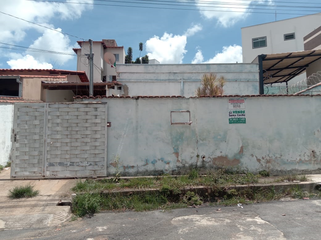 CASA À VENDA NO BAIRRO ARTHUR BERNARDESSanta Cecília Imóveis