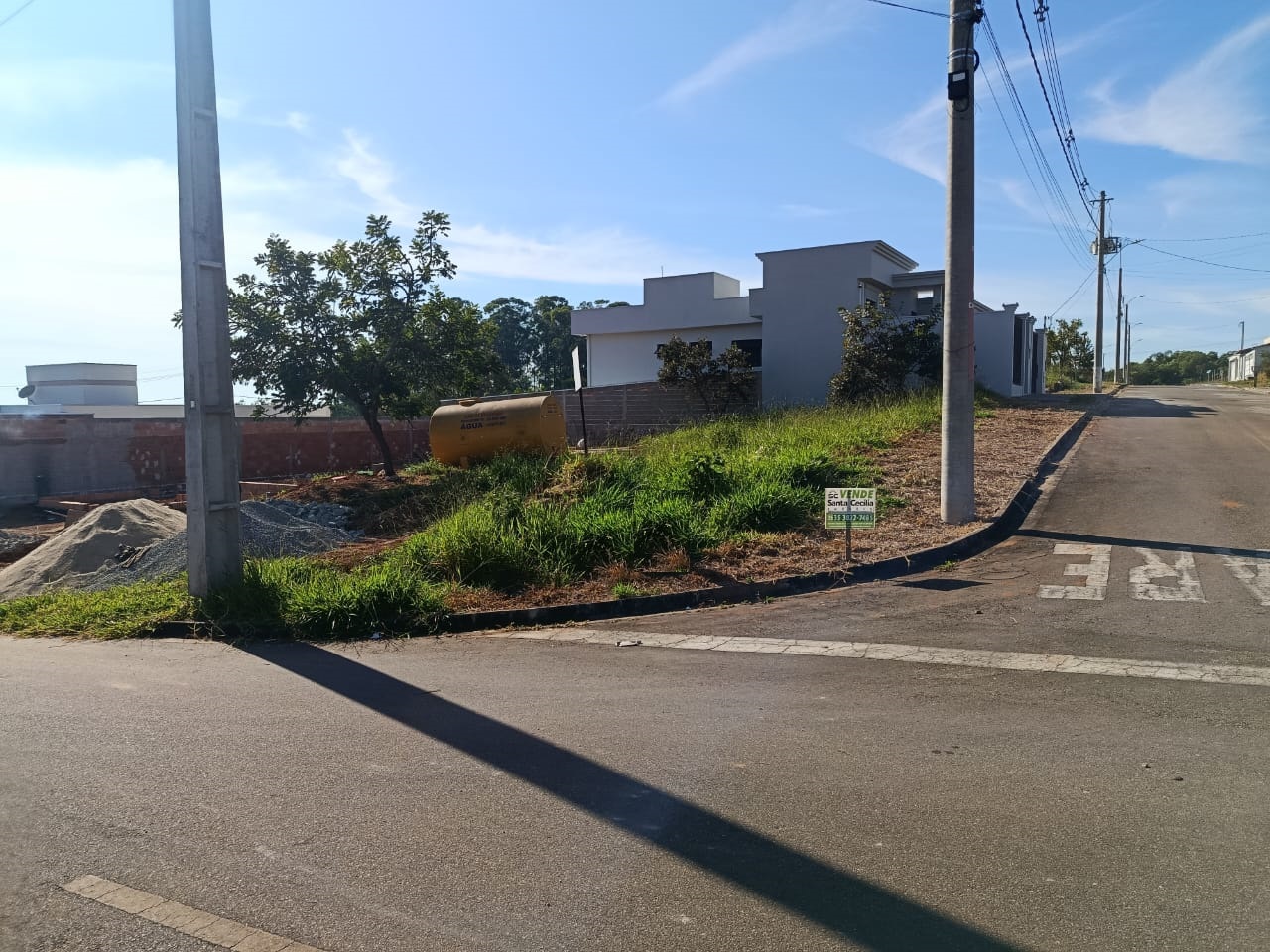 Lote de esquina à venda Bairro Altavilla Lavras, 300m².Santa Cecília Imóveis