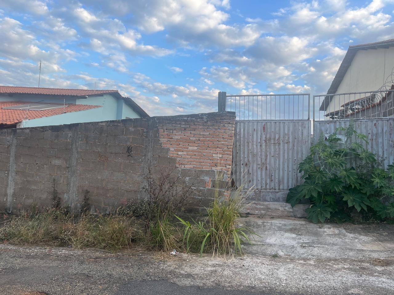 Serra Azul, lote murado - 300m². Fácil acesso ao Centro.Santa Cecília Imóveis