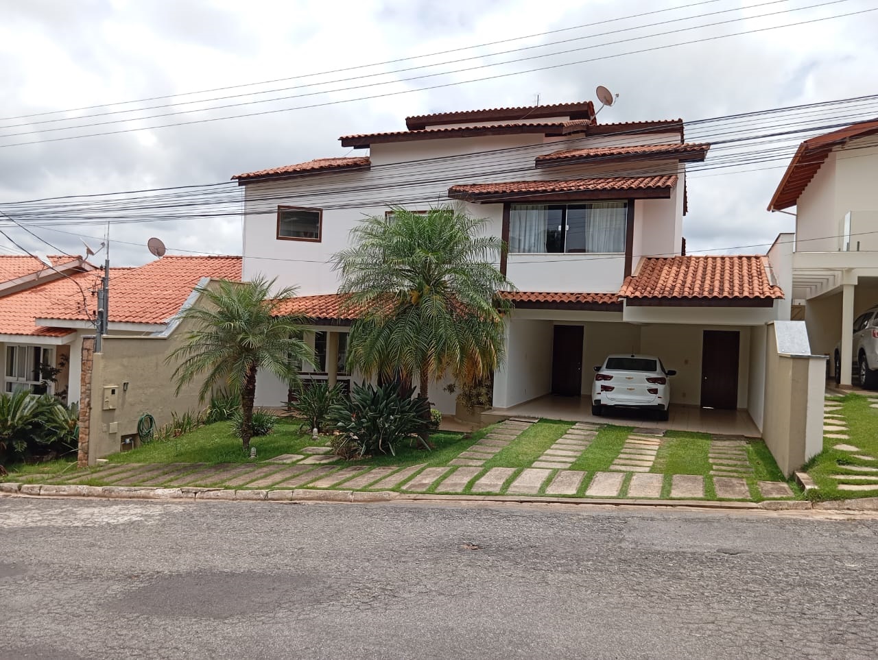 Condomínio Flamboyants - Excelente casa à venda.Santa Cecília Imóveis