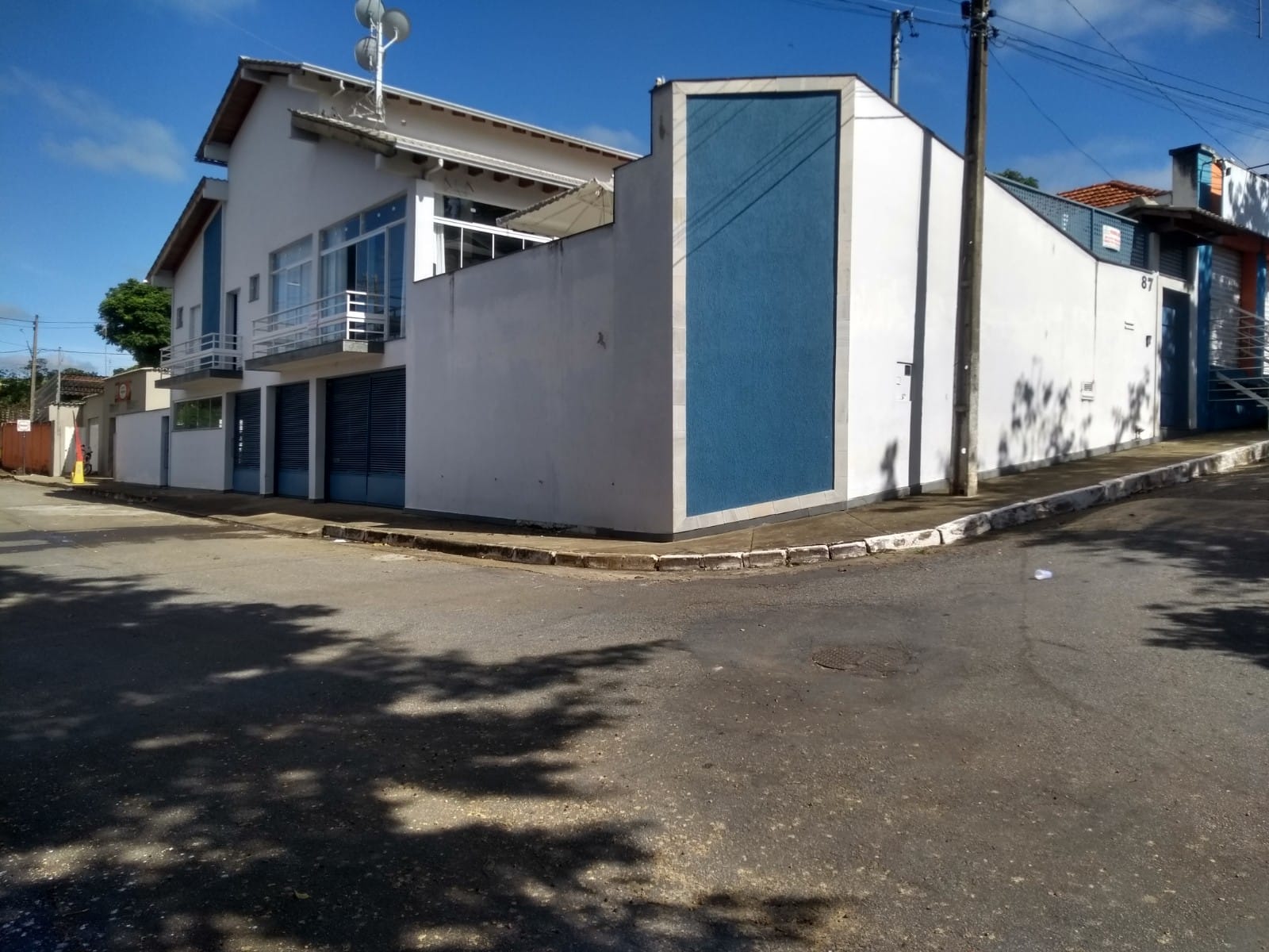 CASA À VENDA EM MACAIASanta Cecília Imóveis