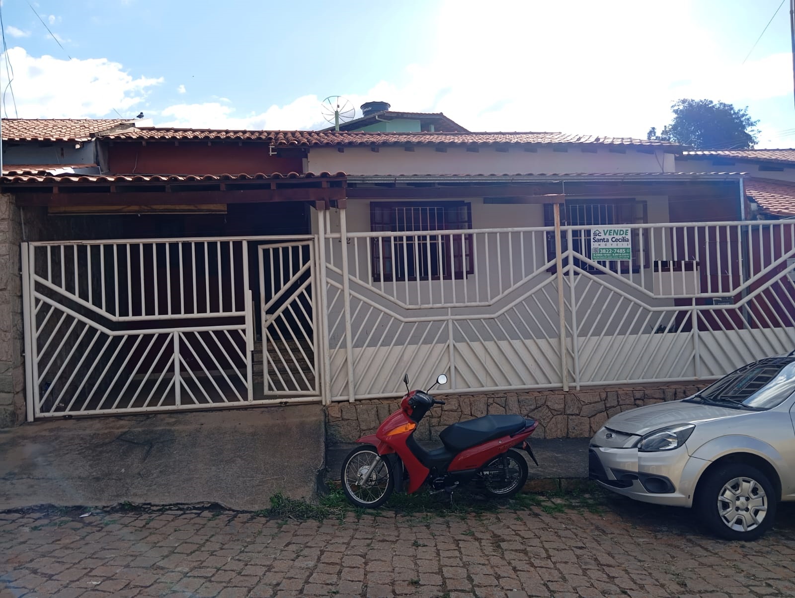 Casa à venda bairro Jardim América, lote 138,70m².Santa Cecília Imóveis