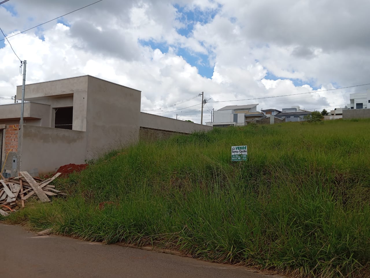 Lote à venda no Residencial Santana.Santa Cecília Imóveis