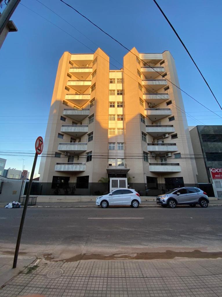 Apartamento espaçoso e comfortável no centro. Área privativa: 250m².Santa Cecília Imóveis