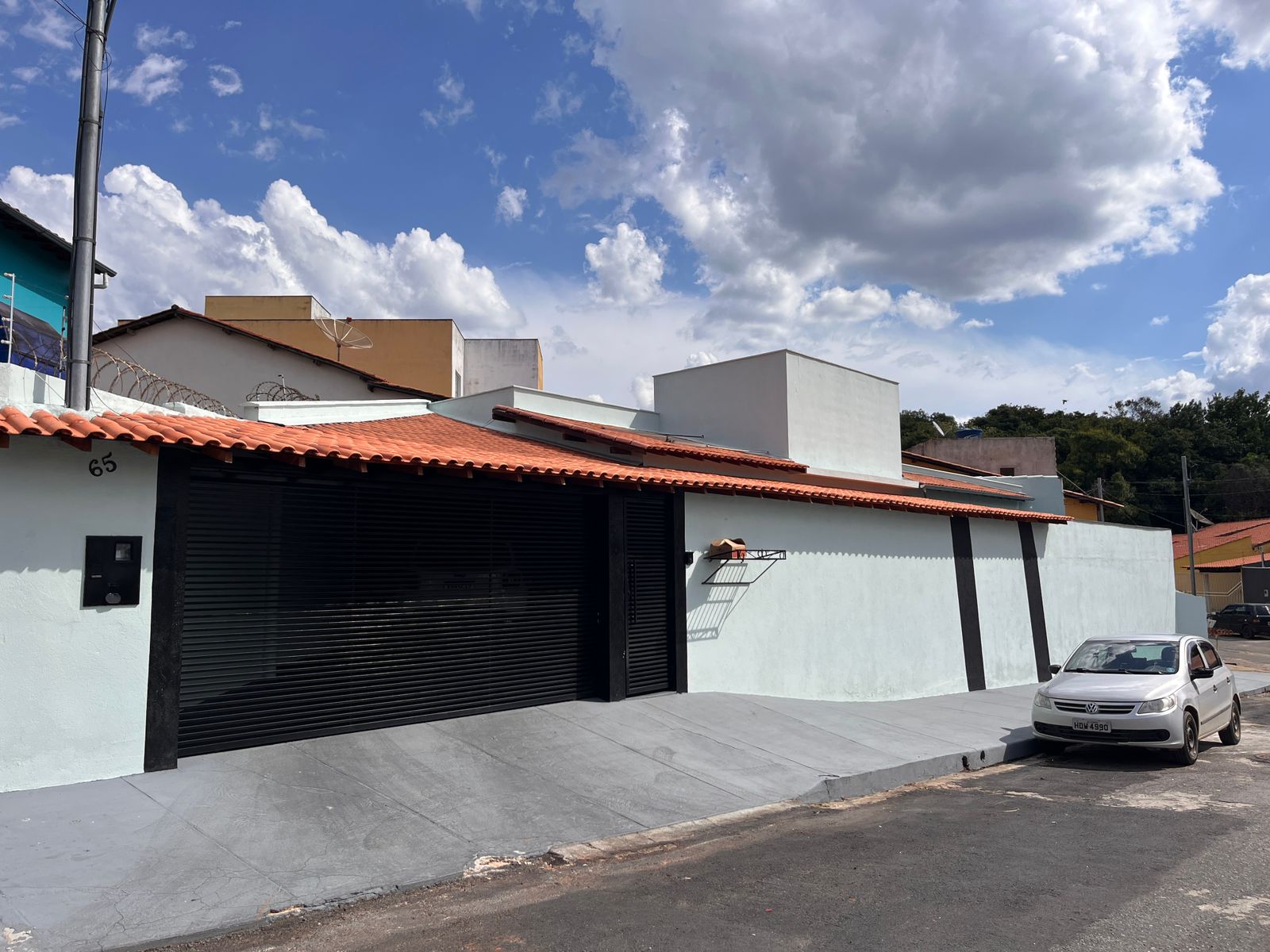 Excelente casa à venda Bairro Colinas da Serra. Área const: 170,50m².Santa Cecília Imóveis