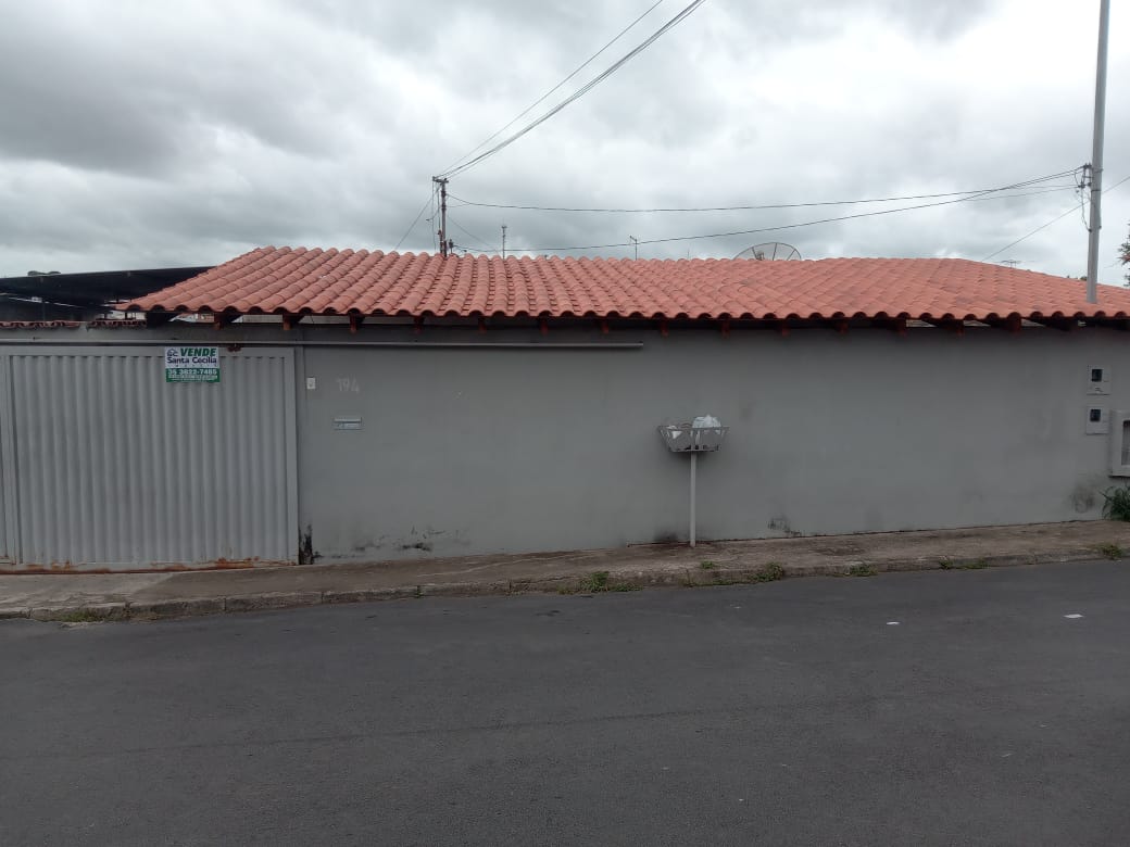 CASA À VENDA NO JARDIM FLORESTASanta Cecília Imóveis