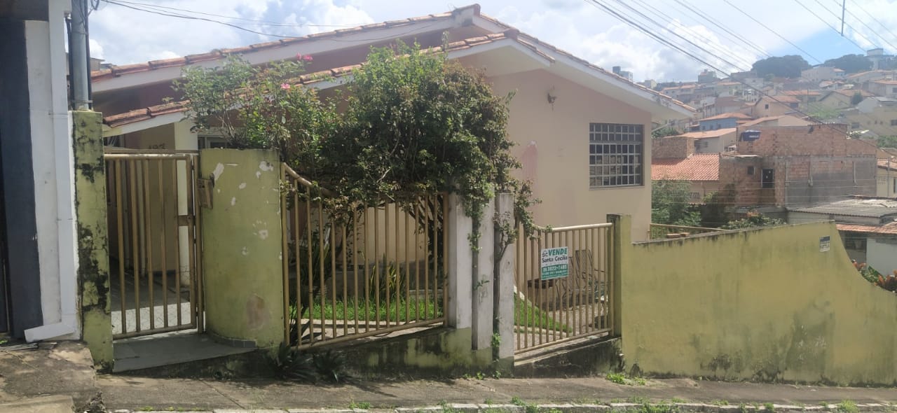 CASA À VENDA NO CENTROSanta Cecília Imóveis