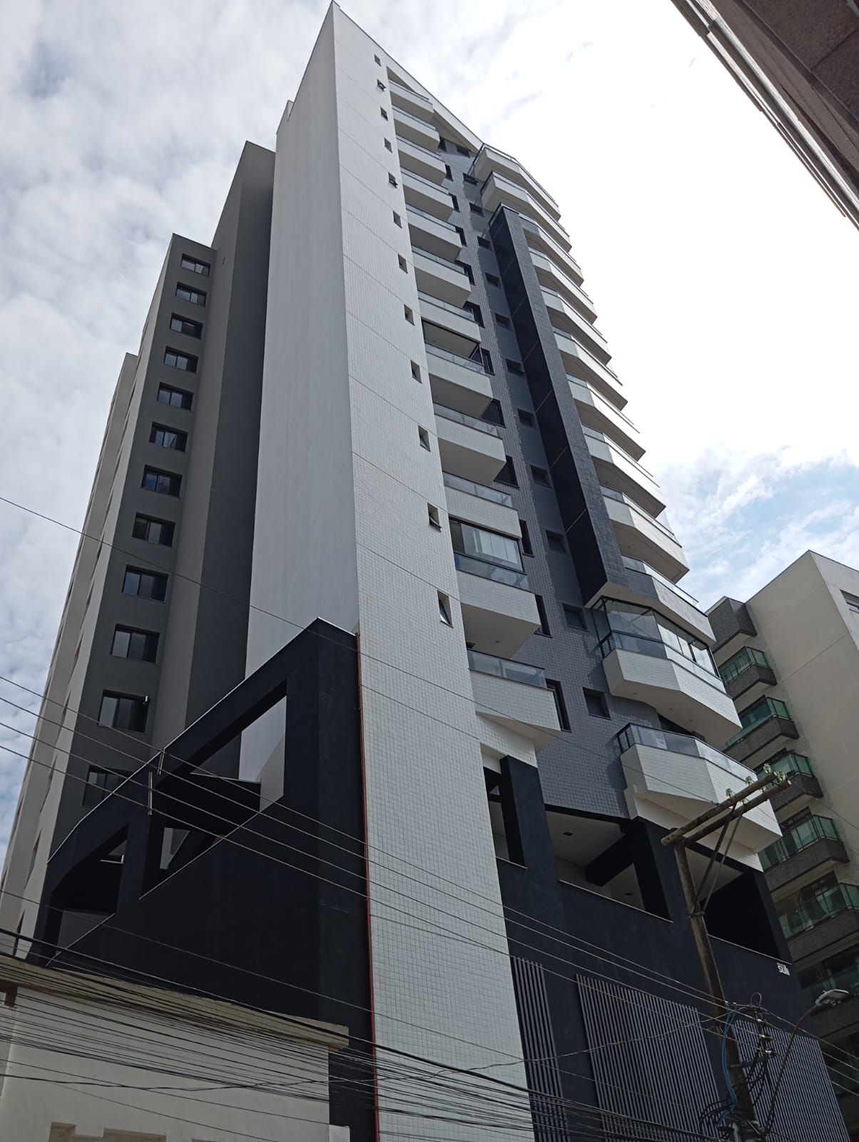Excelente apartamento novo - alto padrão - Centro.Santa Cecília Imóveis