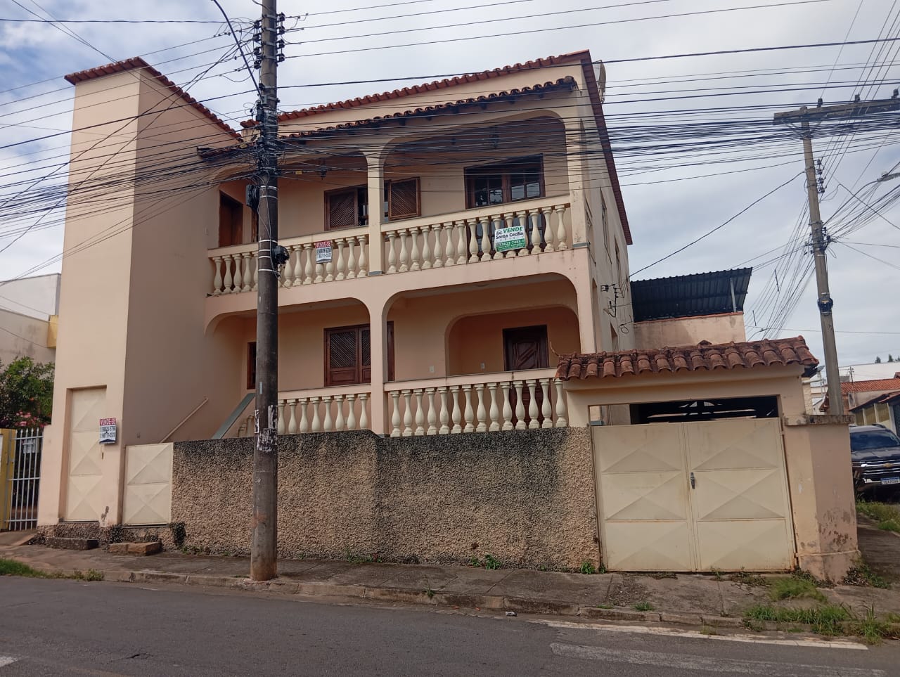 Imóvel no Pavimento superior, bairro Jd Floresta.Santa Cecília Imóveis