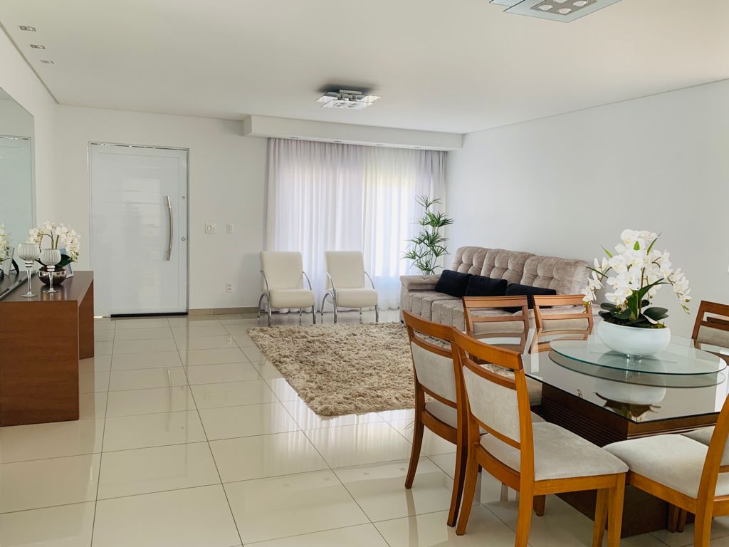 LINDA CASA À VENDASanta Cecília Imóveis