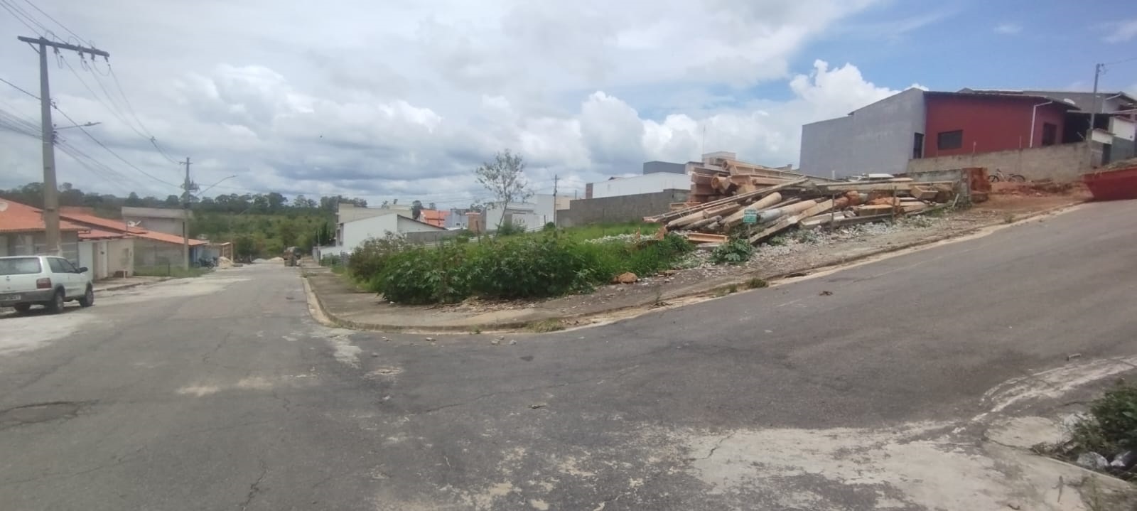 LOTE DE ESQUINA A VENDA NO BAIRRO RIO BONITOSanta Cecília Imóveis