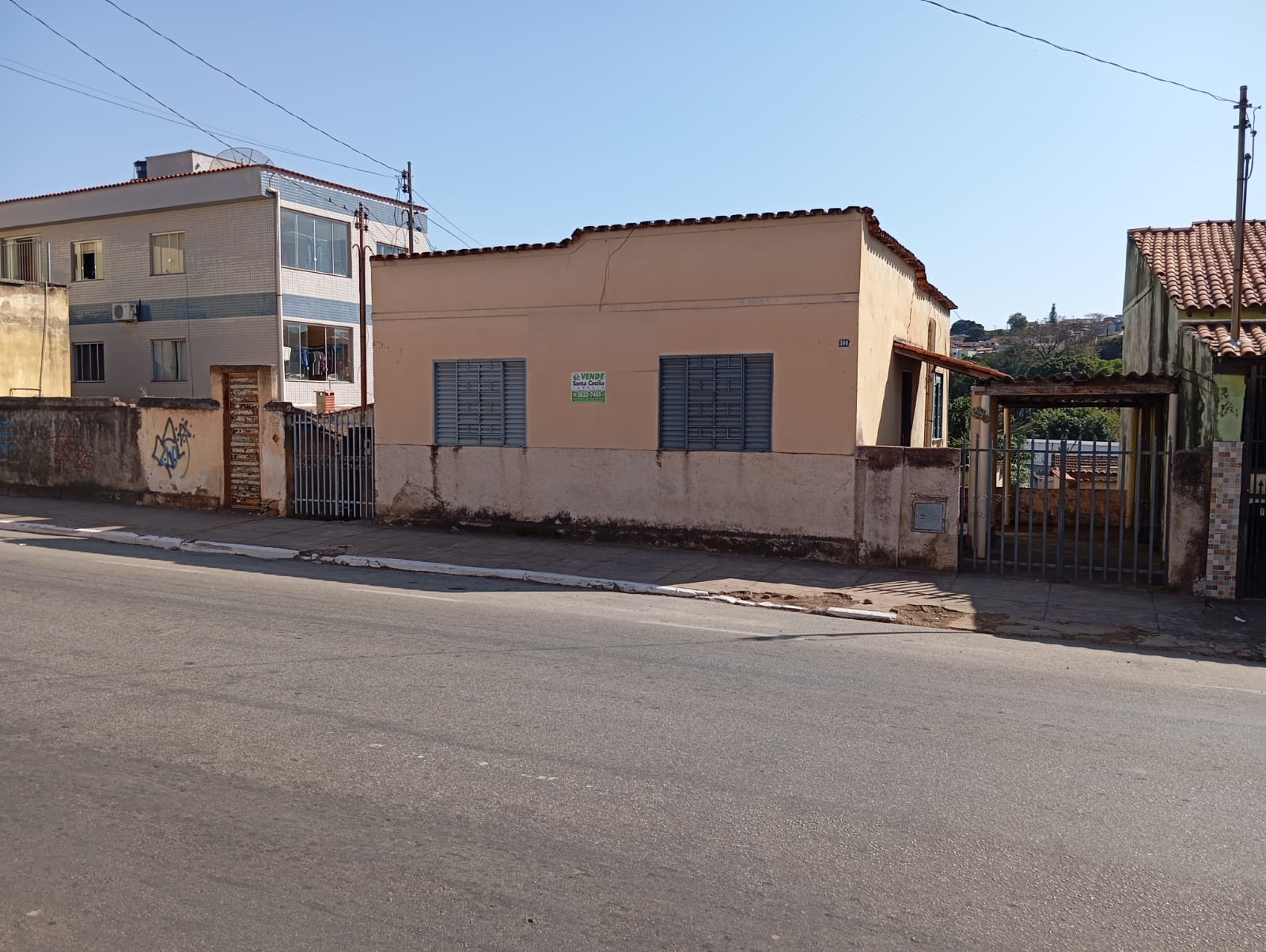 Centro: Lote 653m² com 2 casas antigas.Santa Cecília Imóveis