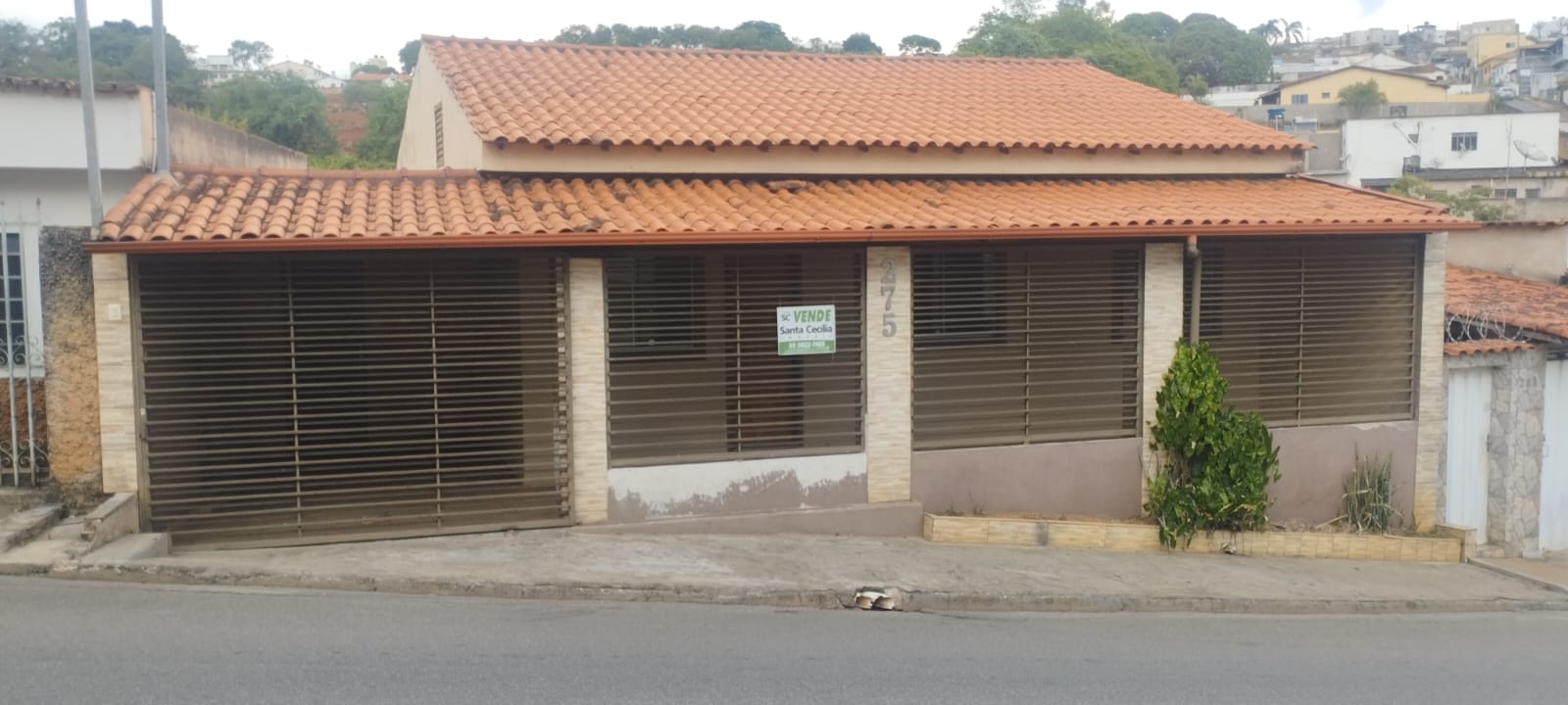 CASA À VENDA NO BAIRRO BELIZANDRASanta Cecília Imóveis