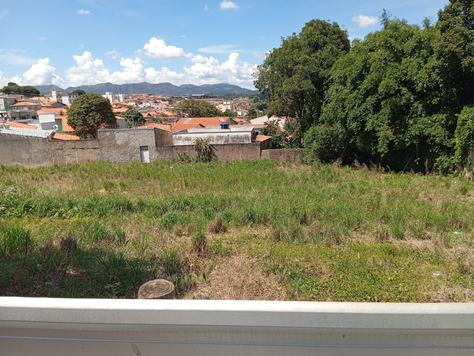 Vendem-se 3 lotes no bairro Arthur Bernardes.Santa Cecília Imóveis