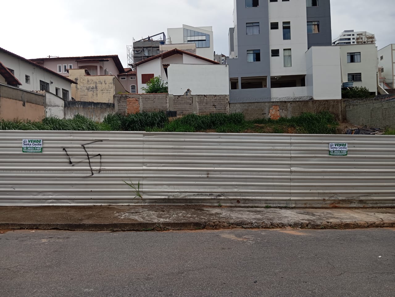 2 lotes à venda próximo ao Darce Beer. 600m².Santa Cecília Imóveis