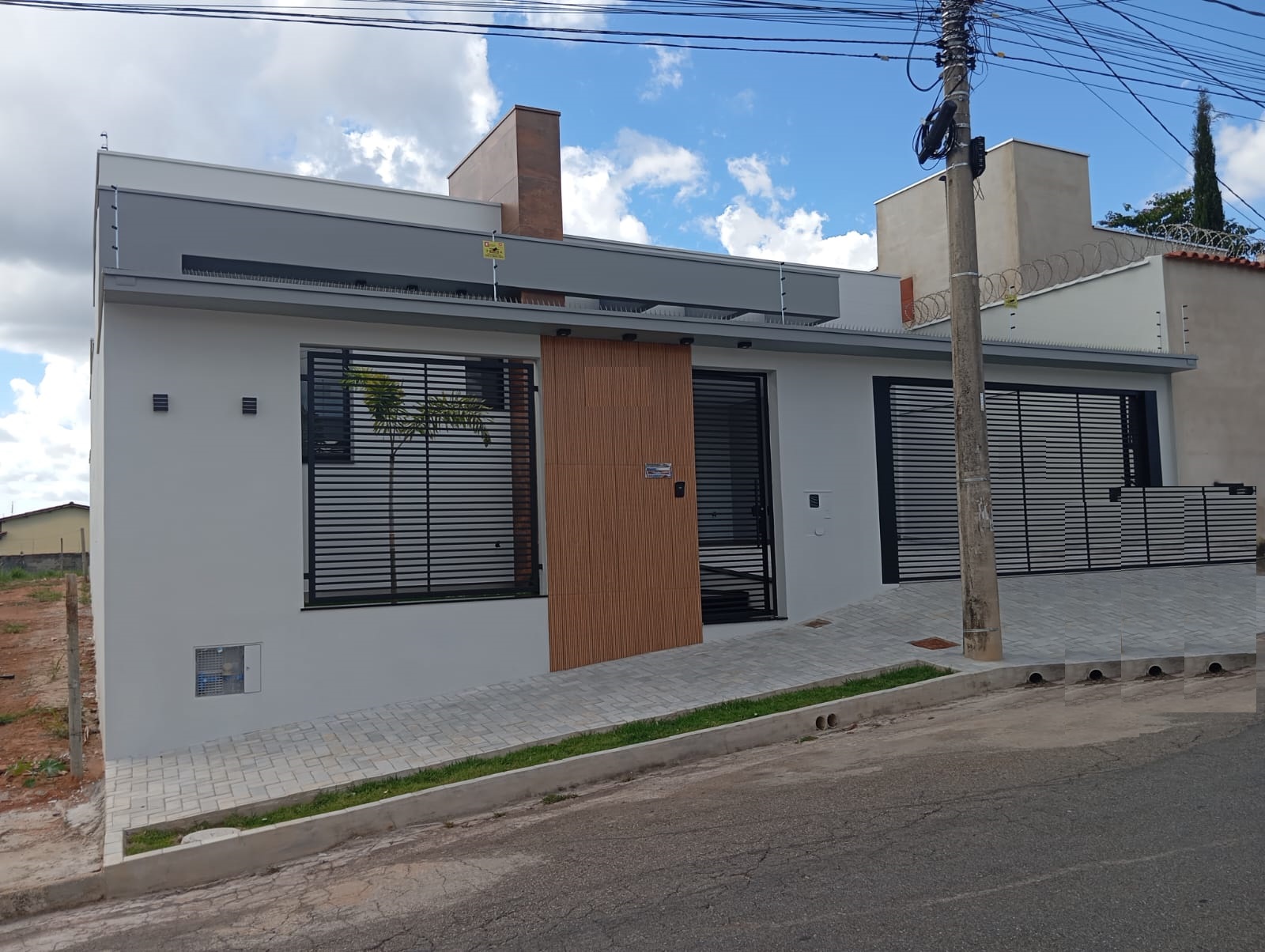 Casa alto padrão - Ouro Branco - lote 300m².Santa Cecília Imóveis